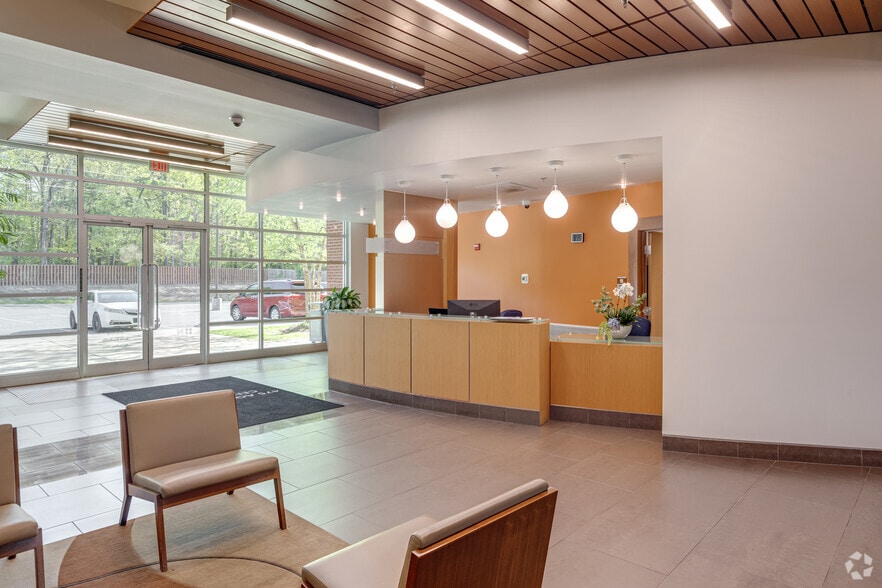 More Photos Of 475 Aquia Towne Center Dr, Stafford Unknown For Lease