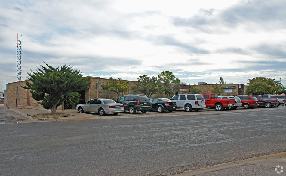 Primary Photo Of 808 Tower Dr, Odessa Office For Lease