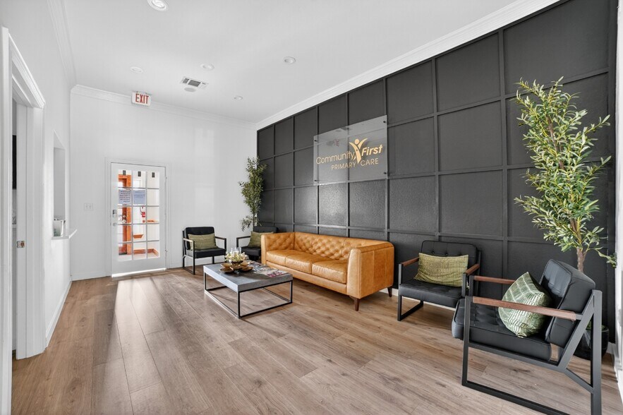 More Photos Of 2321 Ira E Woods Ave, Grapevine Medical For Lease