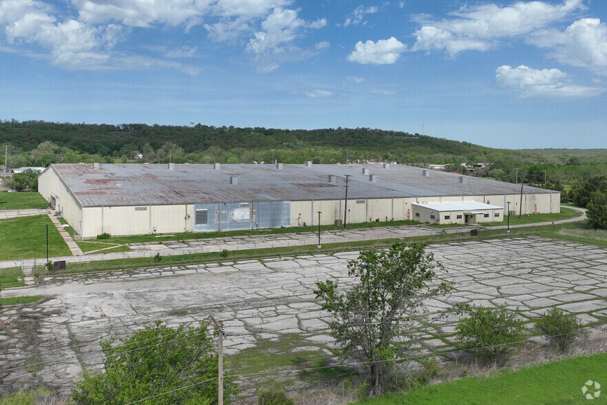 Primary Photo Of 1901 Boundary Ave, Pawhuska Warehouse For Lease