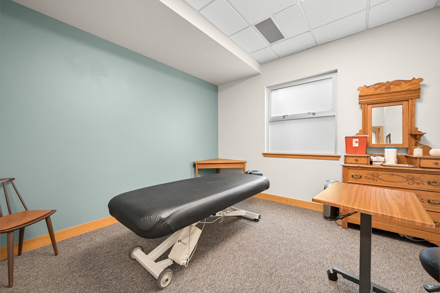 More Photos Of 701 E Holly St, Bellingham Office For Sale