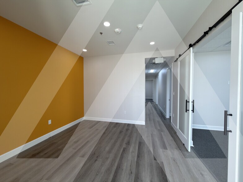 More Photos Of 18723 Mueschke Rd, Cypress Office For Lease