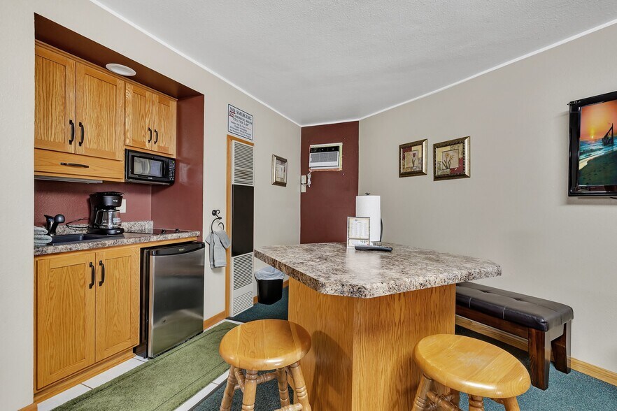 More Photos Of 720 Highway 10, Saint Cloud Hospitality For Sale