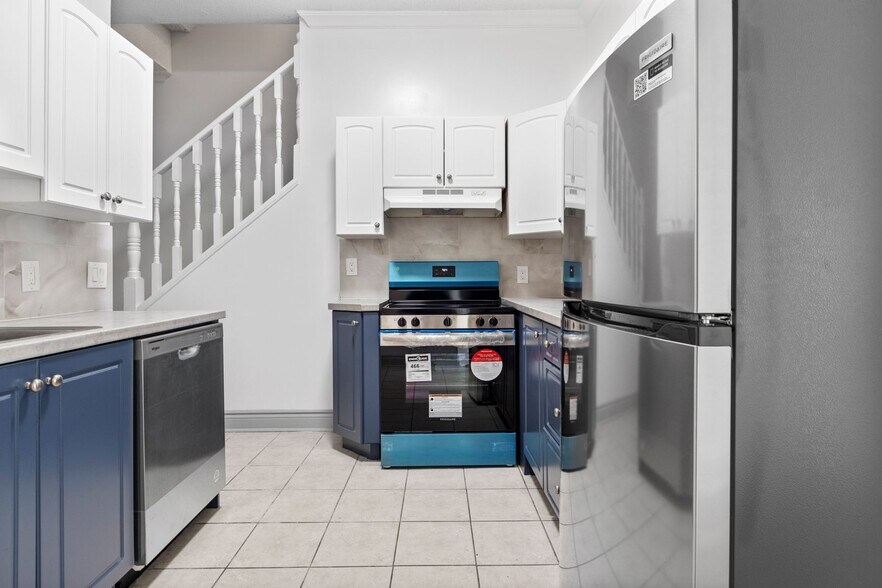 More Photos Of 455 Somerset St W, Ottawa Apartments For Sale