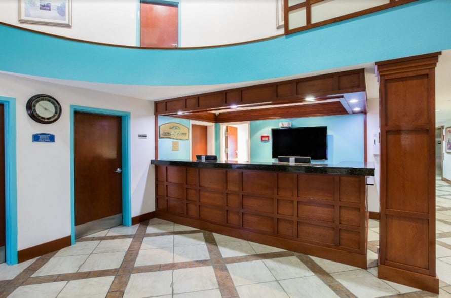 More Photos Of 1101 N Green River Rd, Evansville Hotel For Sale