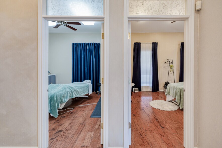 More Photos Of 12335 Hymeadow Dr, Austin Office For Sale