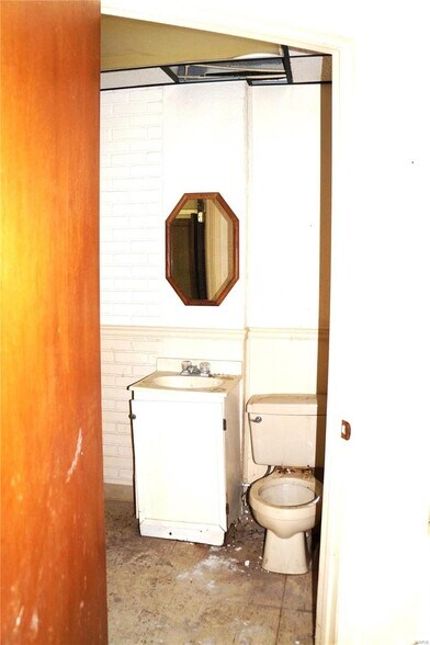 More Photos Of 919 S Jackson St, Kennett Assisted Living For Sale