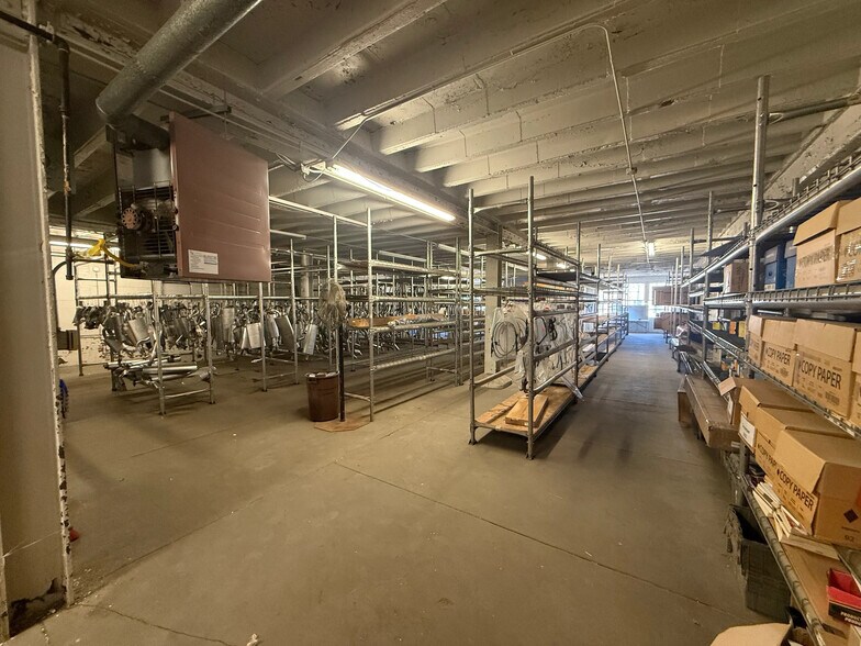 More Photos Of 1112 Monroe St, Toledo Service For Lease