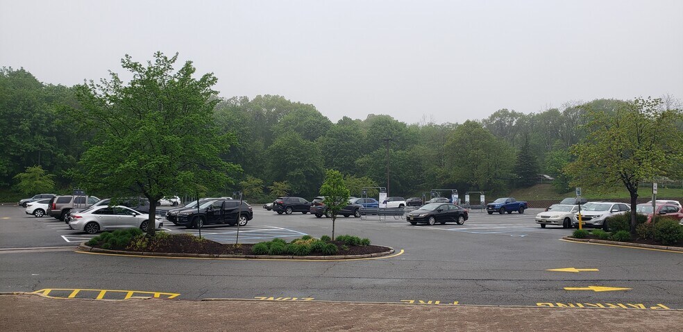 More Photos Of 25 Kinnelon Rd, Kinnelon Unknown For Lease