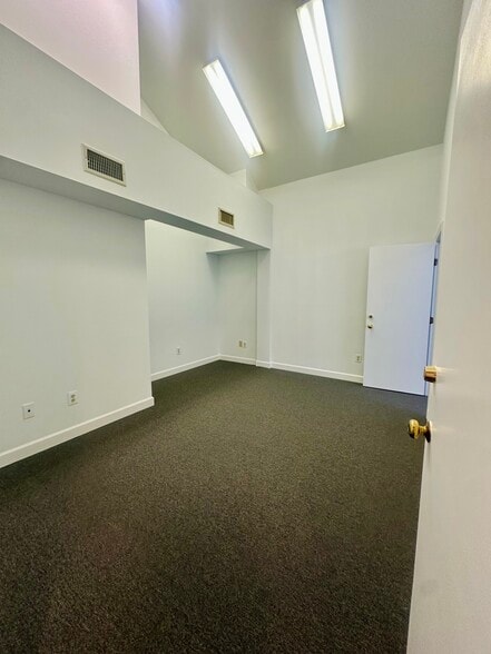 More Photos Of 8569-8573 Sudley Rd, Manassas Medical For Sale