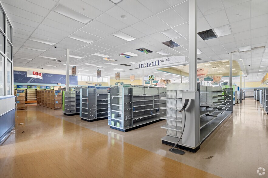 More Photos Of 645 Foxon Rd, East Haven Storefront For Lease