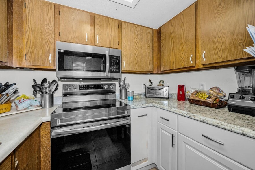 More Photos Of 1231 Illinois Ave, Palm Harbor Apartments For Sale