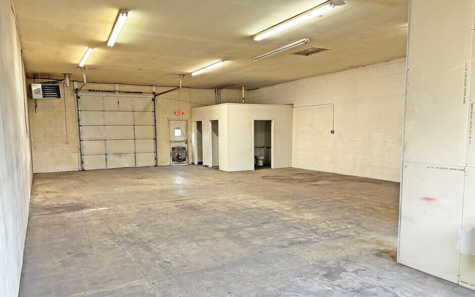 More Photos Of 1484-1490 Michigan Rd, Port Huron Storefront For Lease