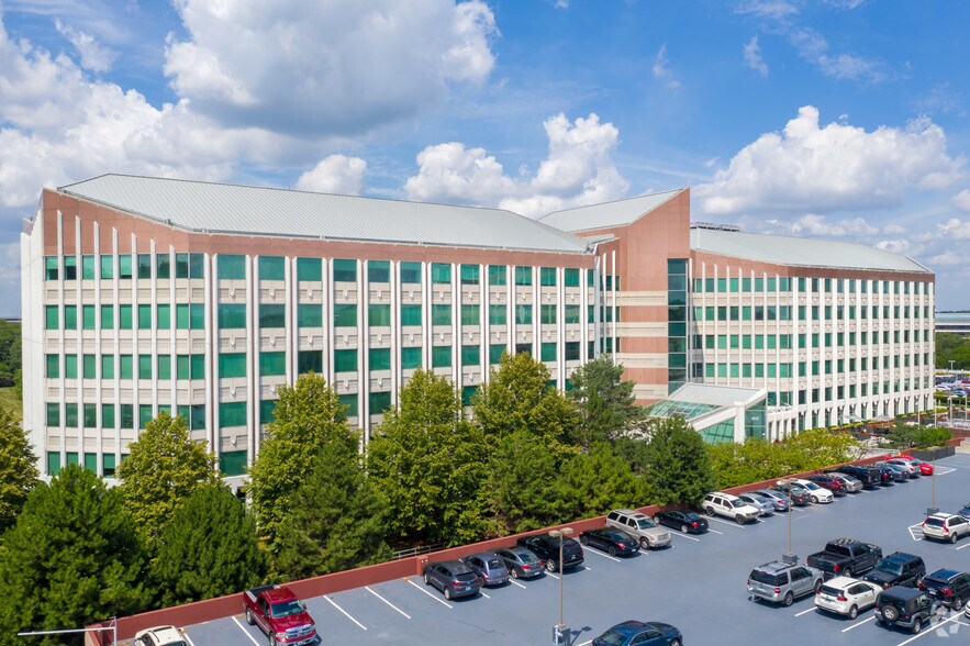 More Photos Of 3333 Warrenville Rd, Lisle Office For Lease