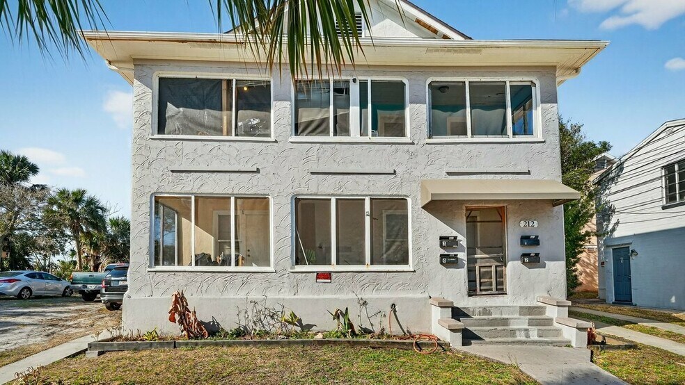 More Photos Of 212 S Oleander Ave, Daytona Beach Apartments For Sale