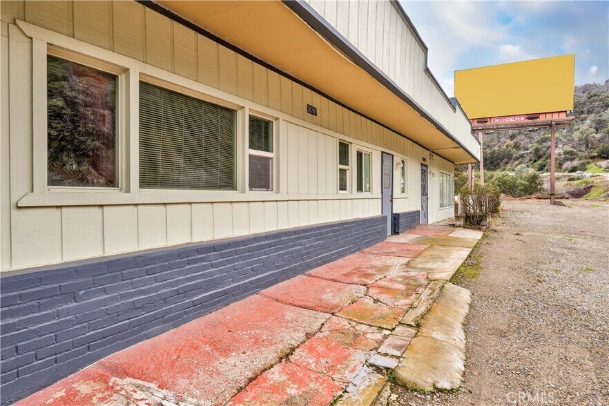 More Photos Of 38797 California 41, Oakhurst Apartments For Lease