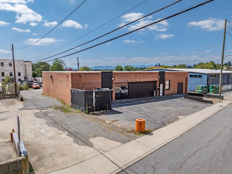 More Photos Of 46 Aston St, Asheville Light Manufacturing For Lease