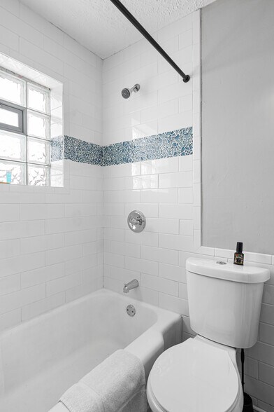 More Photos Of 201 3rd St, Fairport Harbor Hospitality For Sale