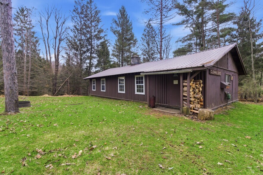 More Photos Of 89 Nolan Rd, Penfield General Retail For Sale