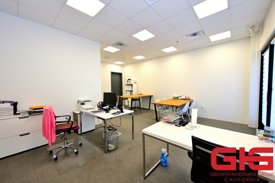 More Photos Of 238-256 W Chestnut Ave, Monrovia Warehouse For Sale
