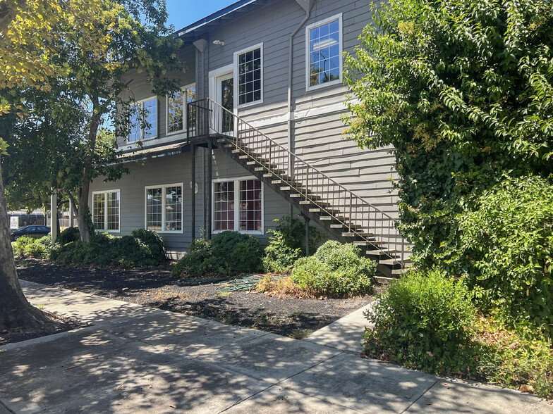 Primary Photo Of 403 W 11th St, Tracy Storefront Retail Office For Lease