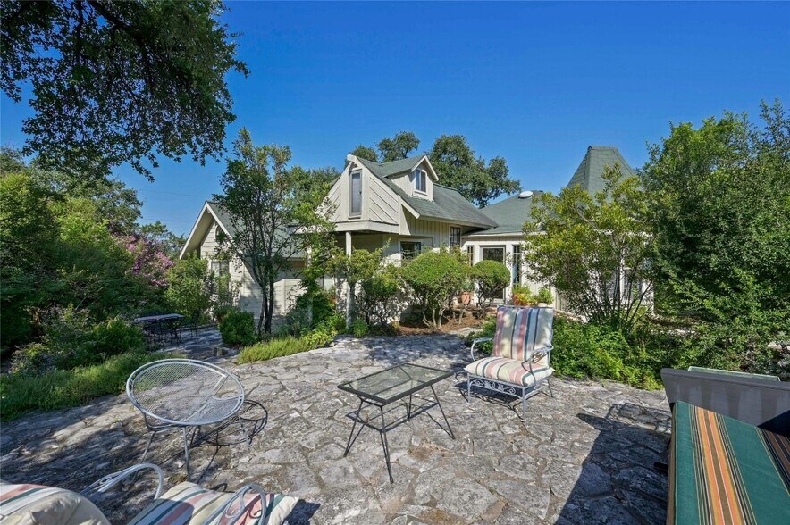 More Photos Of 167 N Tumbleweed Trl, Austin Specialty For Sale