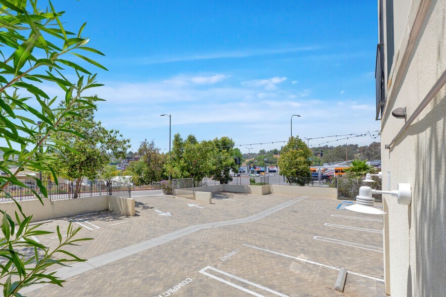 More Photos Of 4671-4681 Huntington Dr S, Los Angeles Storefront Retail Office For Sale