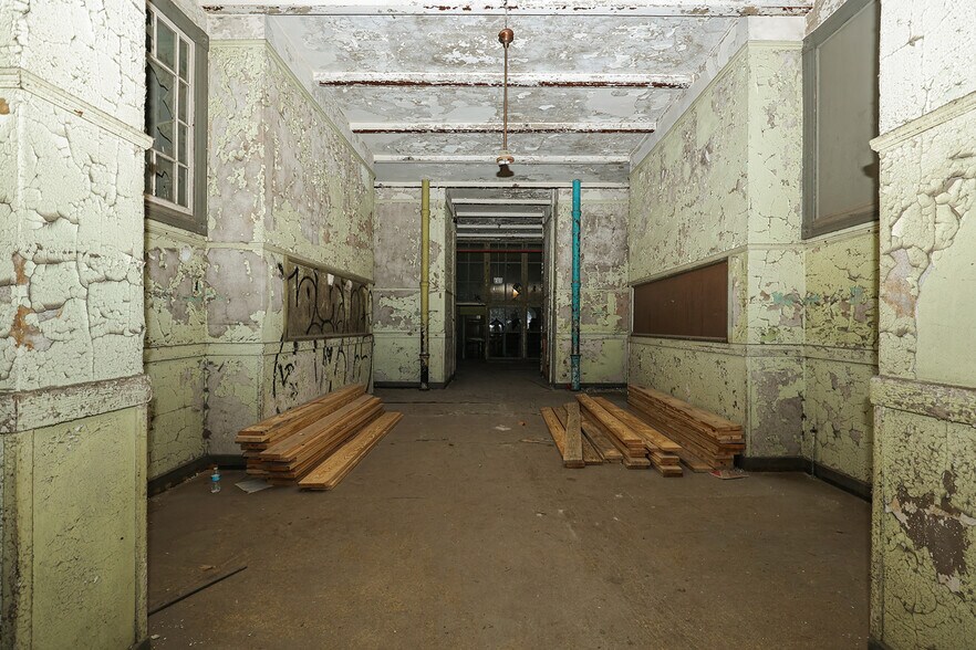 More Photos Of 4224 Fair Ave, Saint Louis Flex For Sale