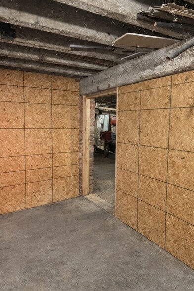 More Photos Of 80 Montgomery St, Paterson Bar For Sale