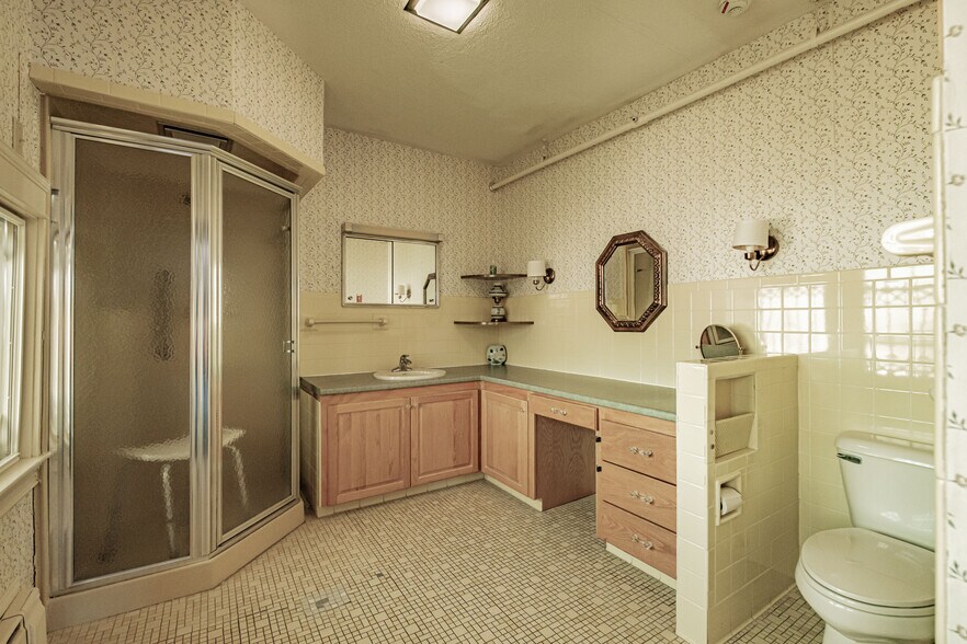 More Photos Of 257 South St, Biddeford Specialty For Sale