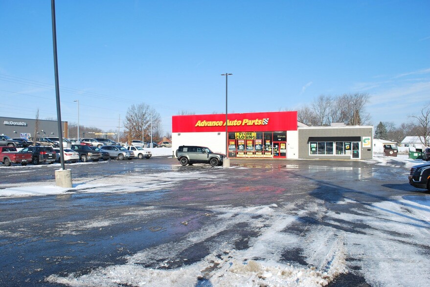 Primary Photo Of 1729-1735 E Commercial Avenue, Lowell Storefront For Sale