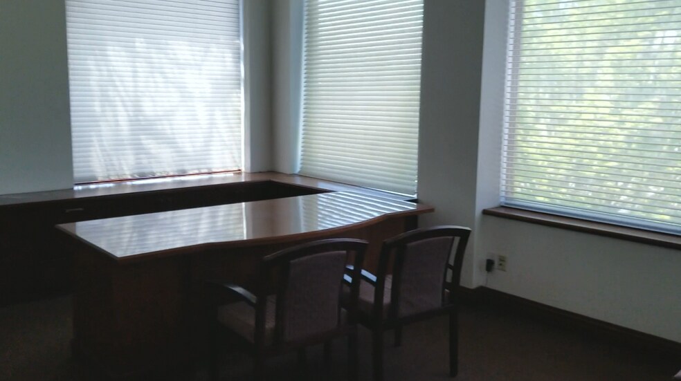 More Photos Of 189-10 Hillside Ave, Hollis Medical For Sale