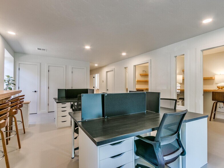 More Photos Of 527 E Main St, Norman Storefront For Lease