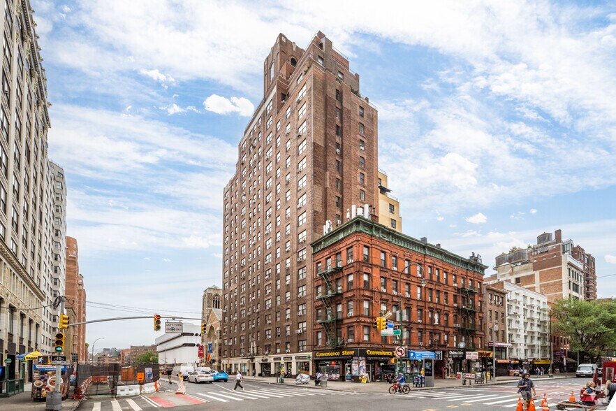 More Photos Of 56 7th Ave, New York Apartments For Lease