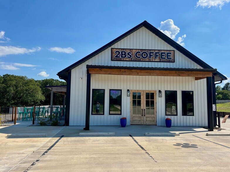 Primary Photo Of 211 W Highway 70, Madill Fast Food For Sale