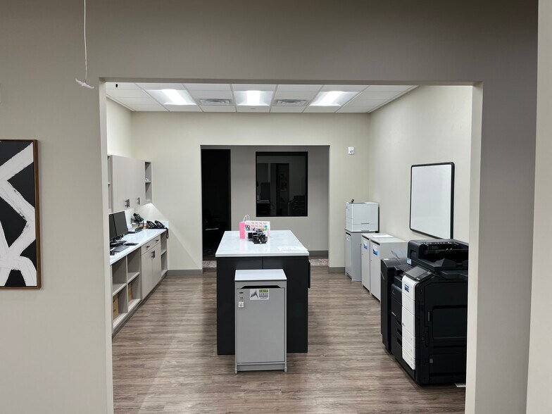 More Photos Of 2751 S Stonebridge Dr, McKinney Medical For Lease