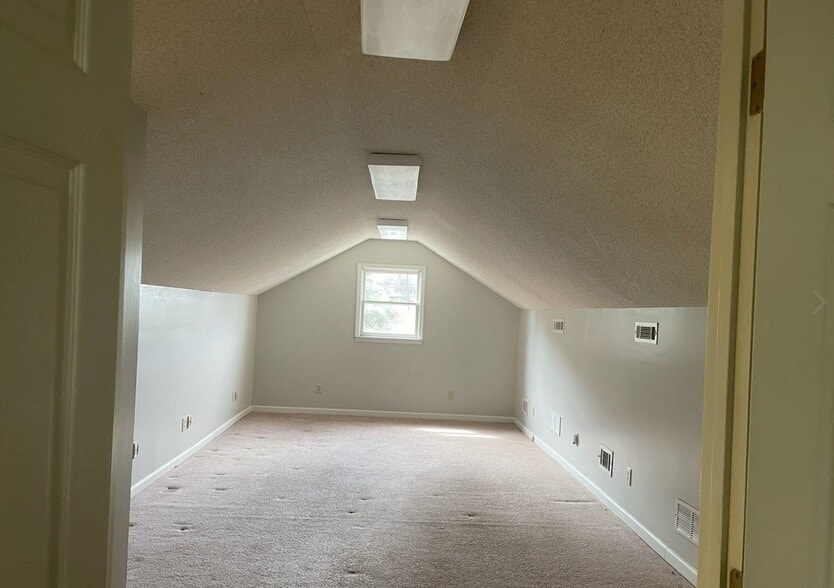 More Photos Of 471 S Main St, Cleveland Medical For Lease