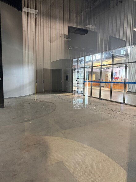 More Photos Of 15 Lund Rd, Saco Light Manufacturing For Lease