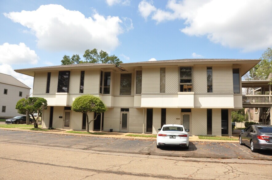 More Photos Of 14 Northtown Dr, Jackson Office For Sale