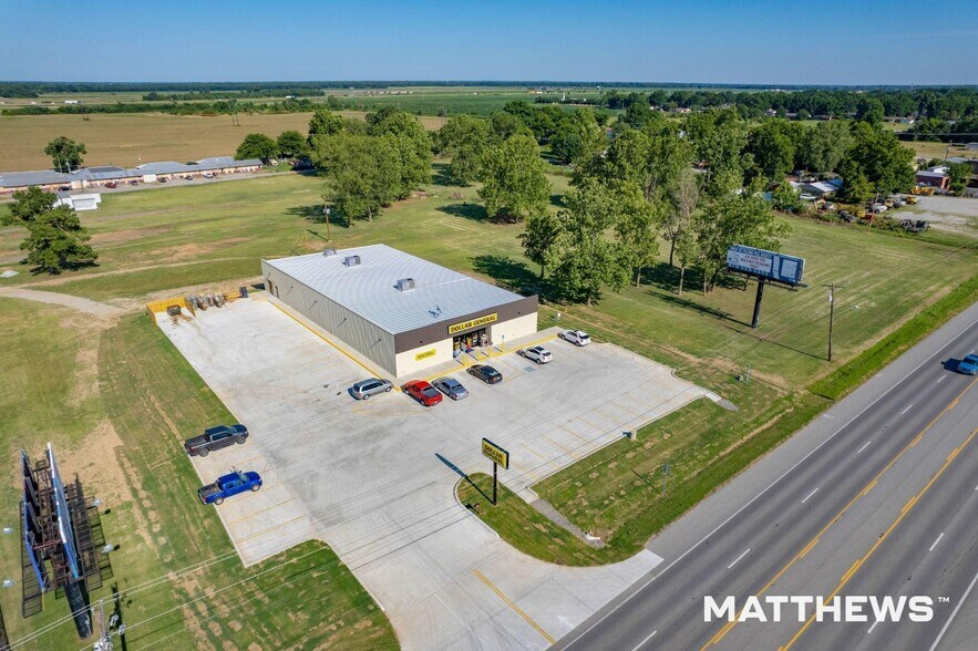 More Photos Of 820 Eastside Dr., Newton Freestanding For Sale