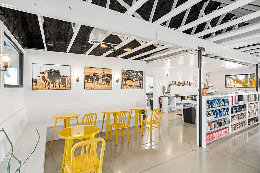More Photos Of 42 S Ranch Road 1623, Stonewall Restaurant For Lease