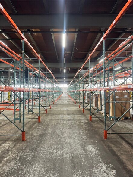 More Photos Of 4333 Veterans Memorial Hwy, Holbrook Distribution For Lease