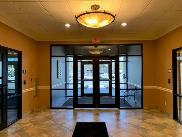 More Photos Of 1881 Western Ave, Albany Medical For Lease