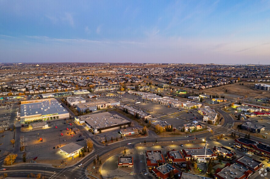 More Photos Of 600 Crowfoot Cres NW, Calgary Coworking Space