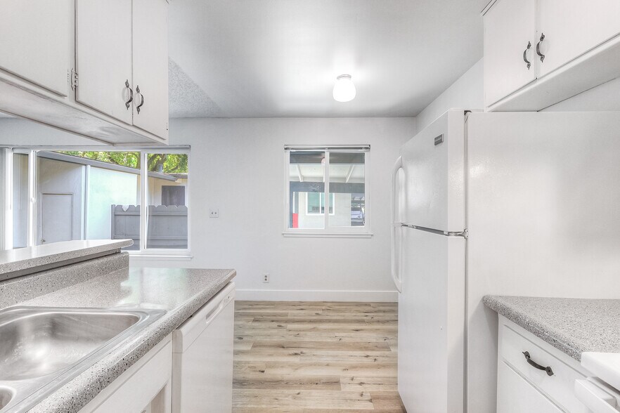 More Photos Of 1445 W 3rd St, Chico Apartments For Sale