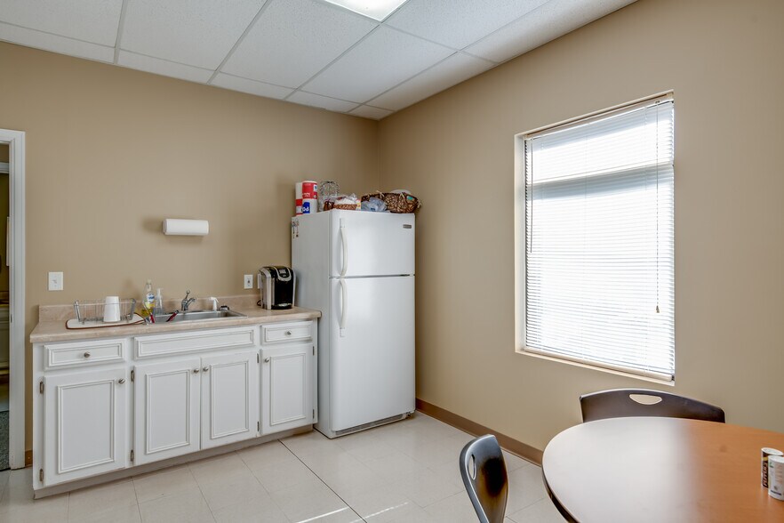 More Photos Of 4770 Woodmere Blvd, Montgomery Office For Sale