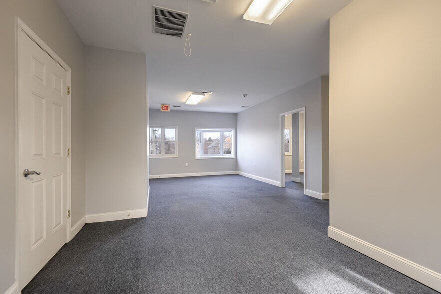 More Photos Of 5981 Columbia Pike, Falls Church Medical For Sale