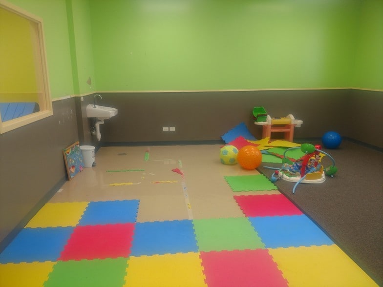 More Photos Of 5400-5406 W Devon Ave, Chicago Storefront Retail Office For Lease