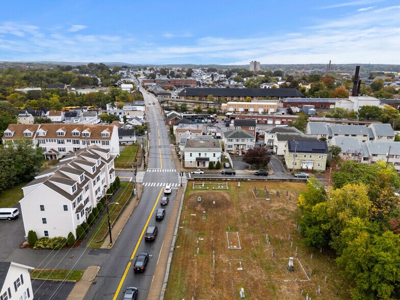 More Photos Of 915-921 Middlesex St, Lowell Apartments For Sale