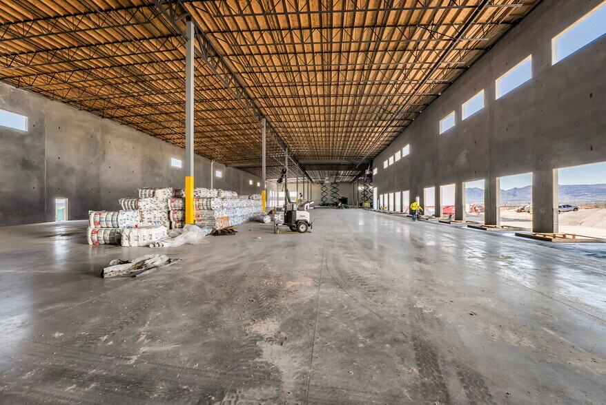 More Photos Of 21 Sunset Way, Henderson Industrial For Lease